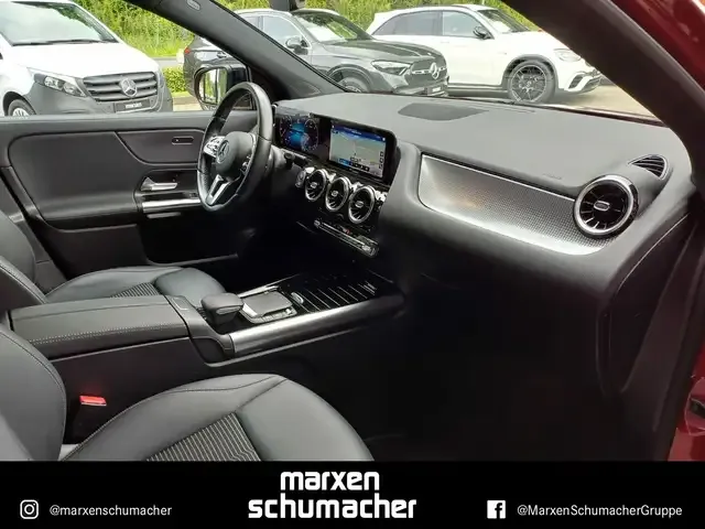 Mercedes-Benz GLA 220