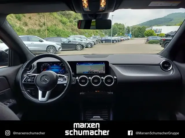 Mercedes-Benz GLA 220