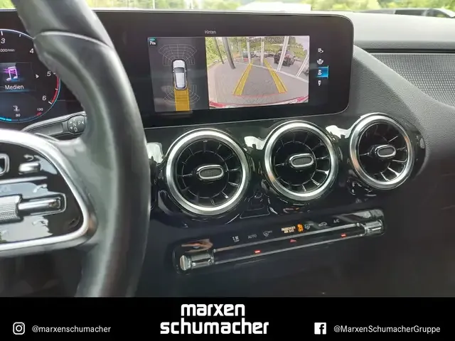 Mercedes-Benz GLA 220