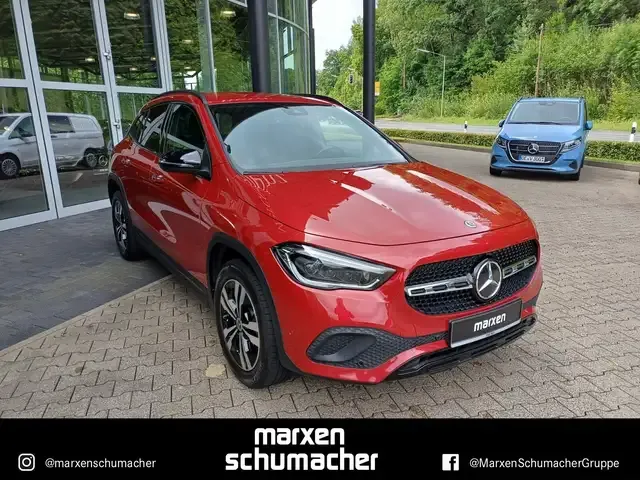 Mercedes-Benz GLA 220