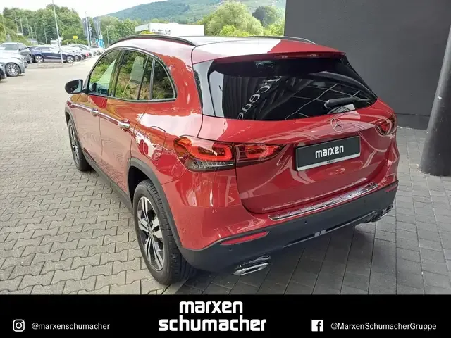 Mercedes-Benz GLA 220
