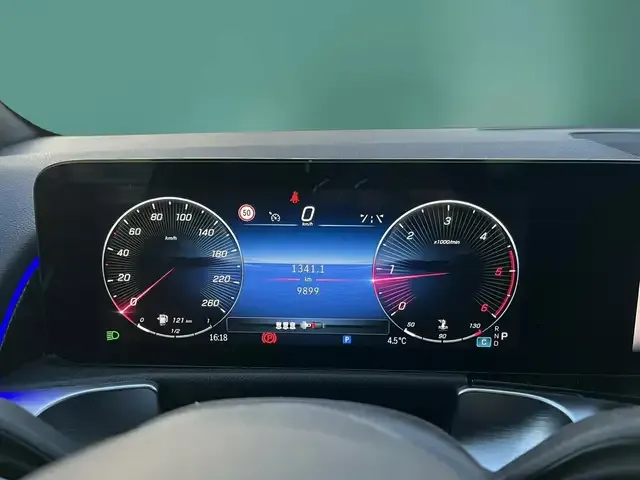 Mercedes-Benz GLB 220