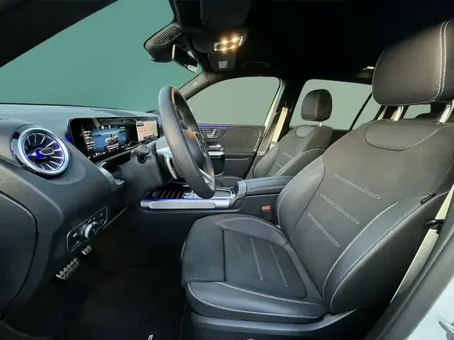 Mercedes-Benz GLB 220