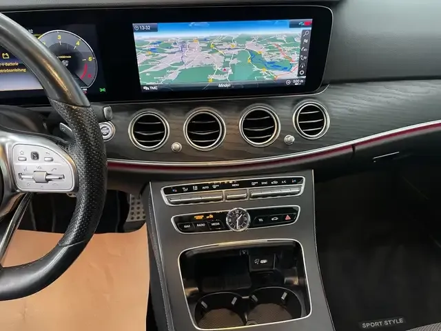 Mercedes-Benz E 220