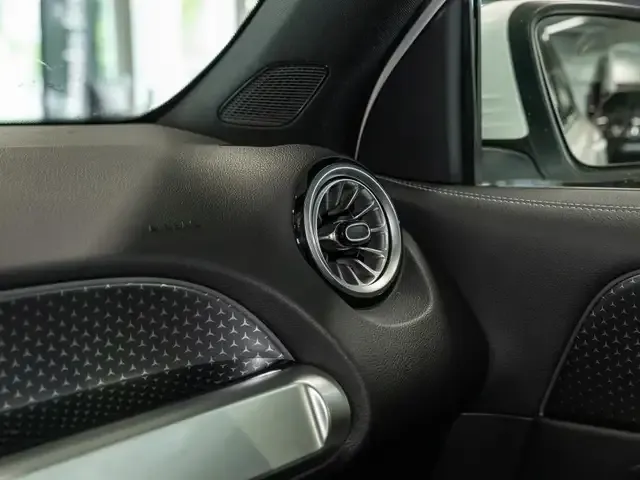 Mercedes-Benz EQB 300