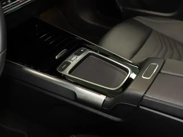 Mercedes-Benz EQB 300