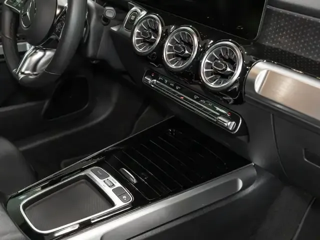 Mercedes-Benz EQB 300