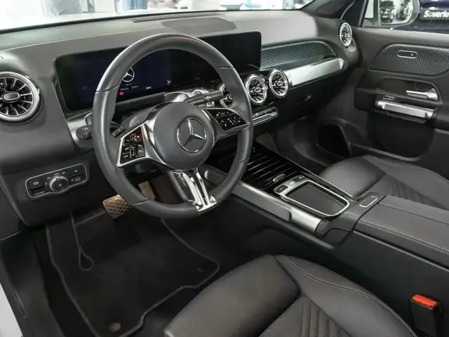 Mercedes-Benz EQB 300
