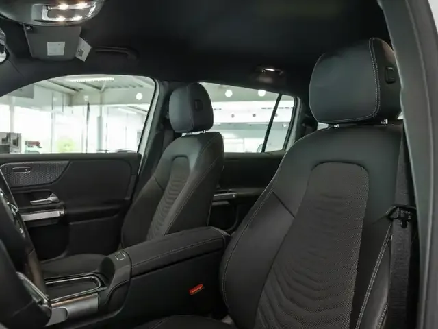 Mercedes-Benz EQB 300