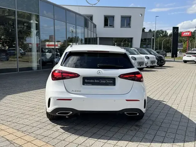Mercedes-Benz A 200