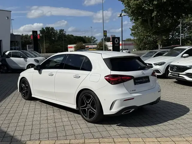 Mercedes-Benz A 200