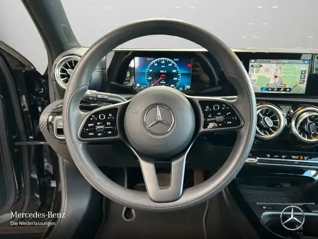 Mercedes-Benz A 220