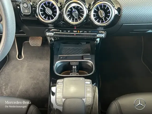 Mercedes-Benz A 220
