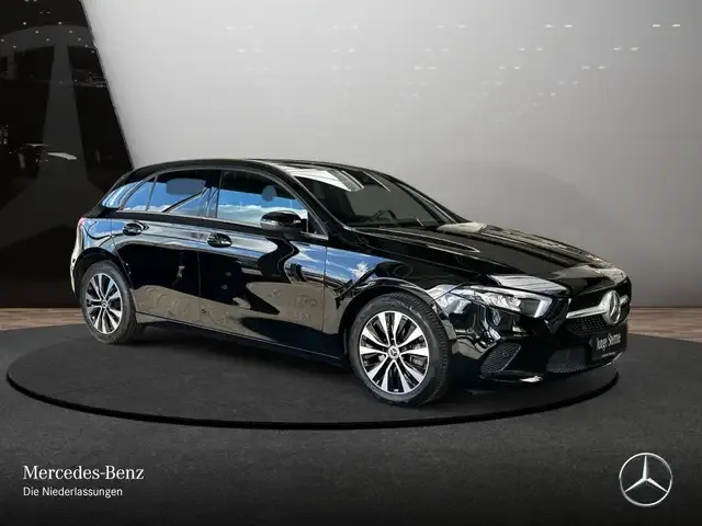 Mercedes-Benz A 220