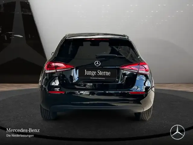Mercedes-Benz A 220