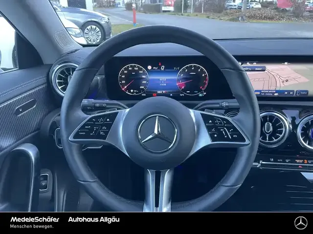 Mercedes-Benz CLA 180