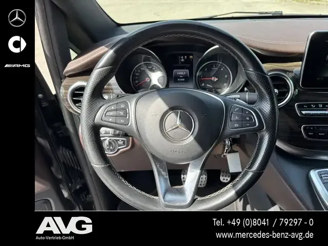 Mercedes-Benz V 250