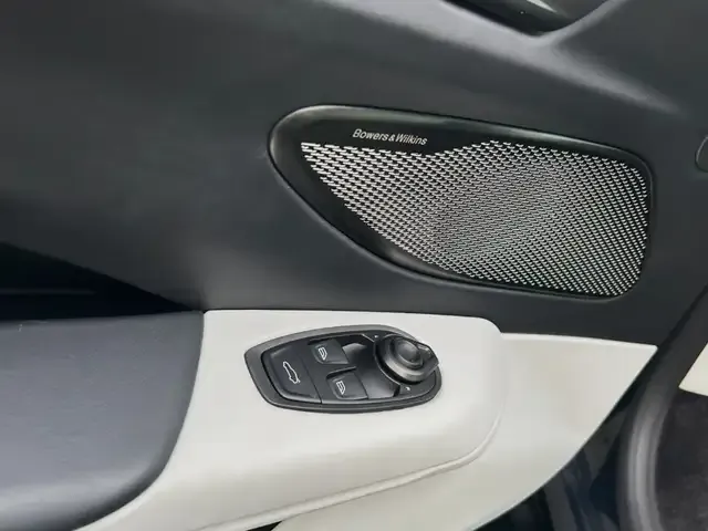 Aston Martin Vantage
