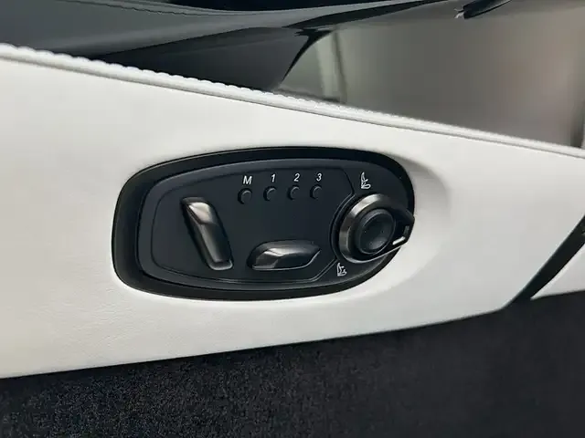 Aston Martin Vantage