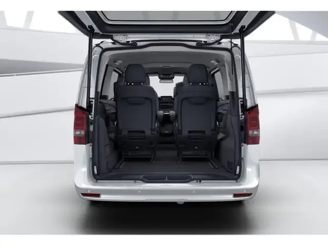 Mercedes-Benz V 220