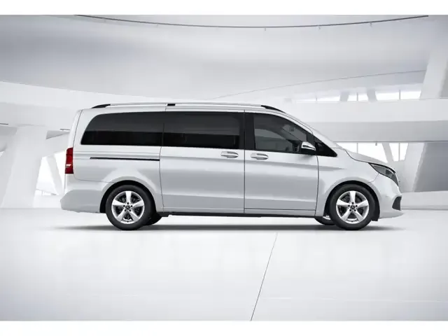 Mercedes-Benz V 220