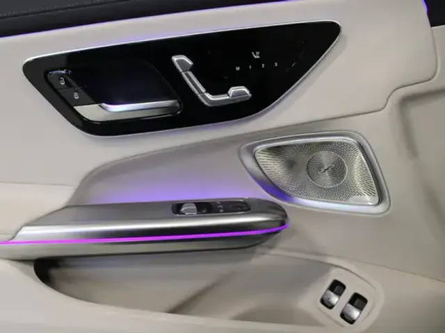 Mercedes-Benz CLE 300