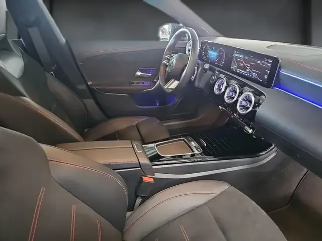Mercedes-Benz CLA 220