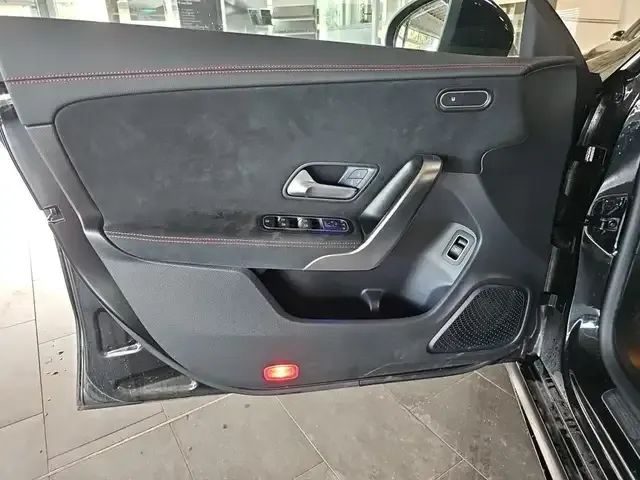 Mercedes-Benz CLA 220