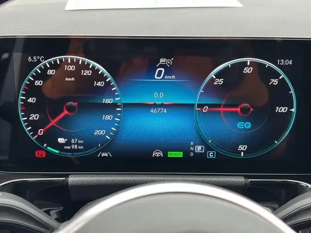 Mercedes-Benz EQA 300