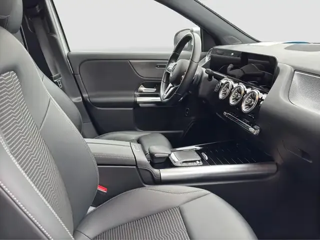 Mercedes-Benz EQA 300