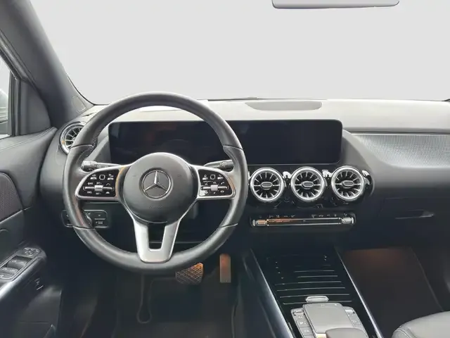 Mercedes-Benz EQA 300