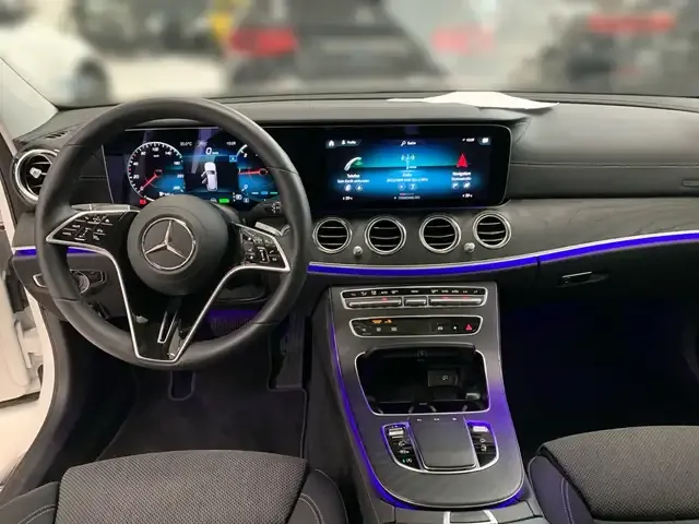 Mercedes-Benz E 220