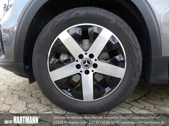 Mercedes-Benz GLB 180