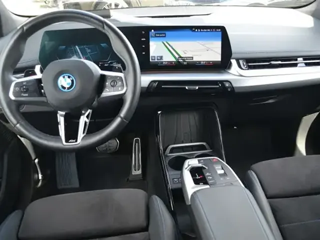 BMW 230