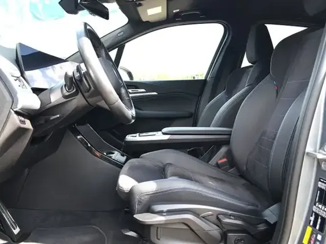 BMW 230