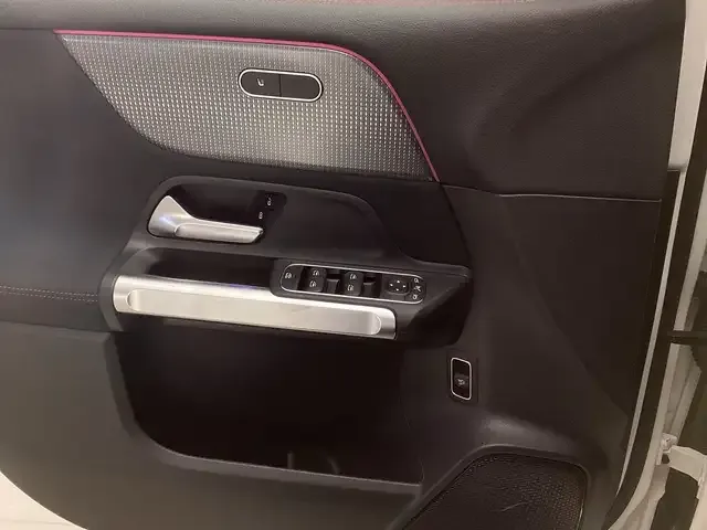 Mercedes-Benz EQB 350