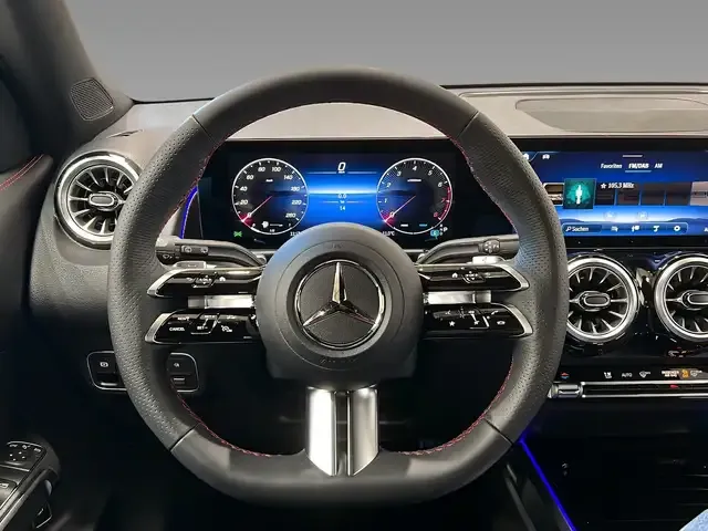 Mercedes-Benz GLB 200