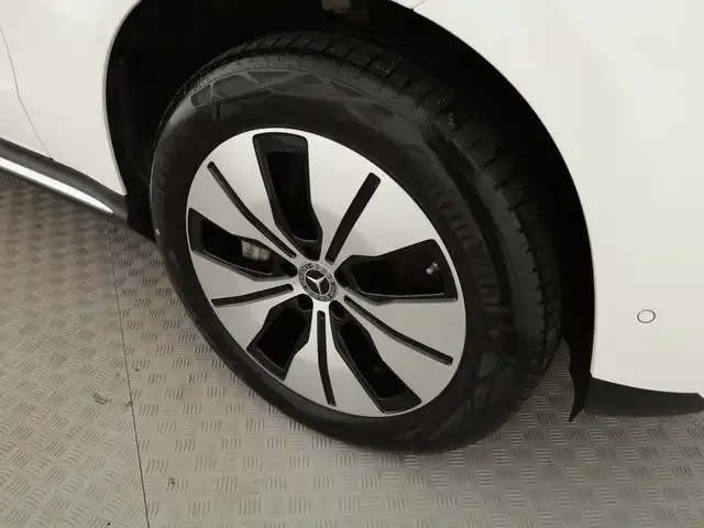 Mercedes-Benz EQC 400