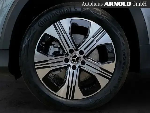 Mercedes-Benz EQB 300