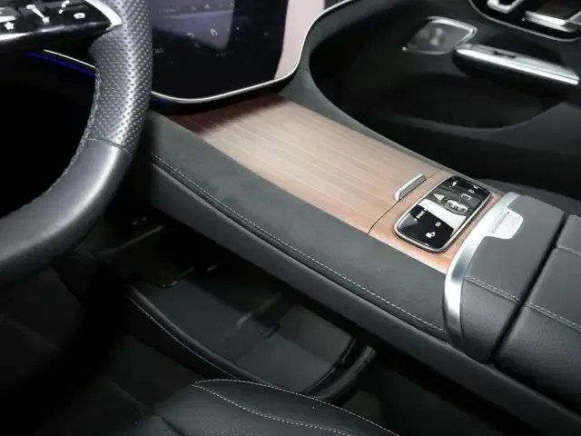 Mercedes-Benz EQE 500