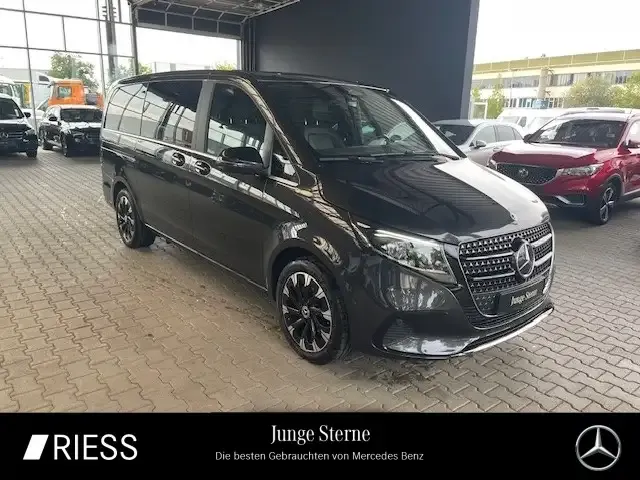 Mercedes-Benz V 250