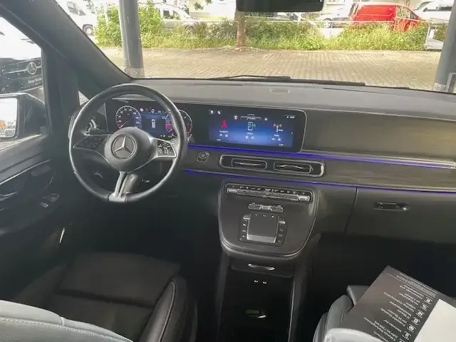 Mercedes-Benz V 250