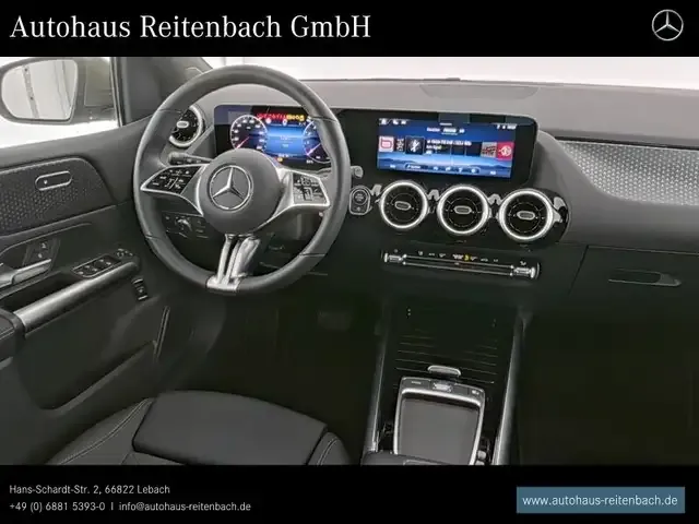 Mercedes-Benz B 200