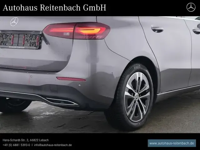 Mercedes-Benz B 200