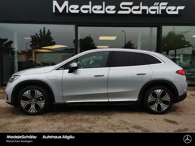 Mercedes-Benz EQE SUV