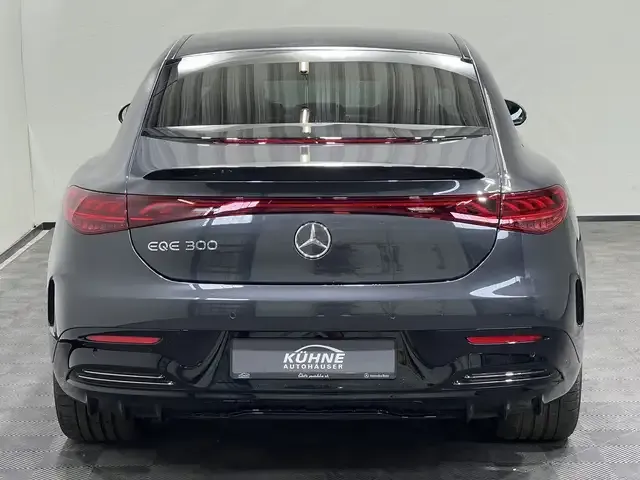 Mercedes-Benz EQE 300