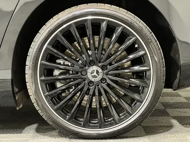 Mercedes-Benz EQE 300