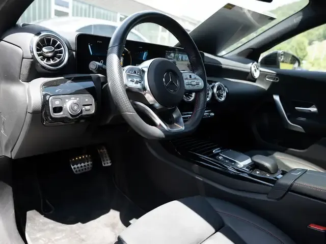 Mercedes-Benz A 35 AMG