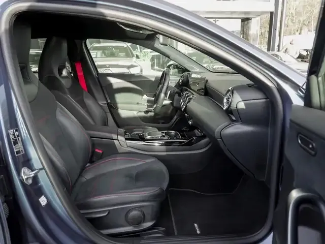 Mercedes-Benz A 35 AMG