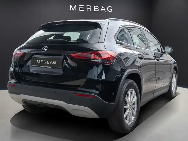 Mercedes-Benz GLA 200